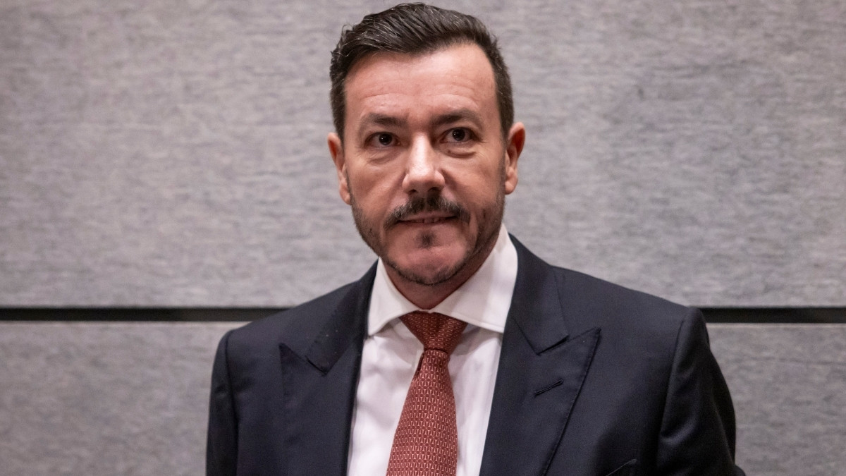 Rene Benko in einem Anzug
